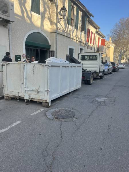 Louer une benne DIB 7 m3 à Tarascon pour vos travaux de rénovation d'appartement et maison de ville