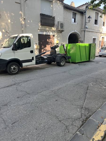 Location de benne DIB 10 m3 pas chère à Tarascon