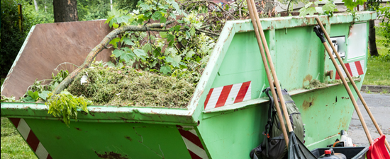 Louer une benne pour évacuer vos déchets verts à Marseille dans les Bouches-du-Rhône